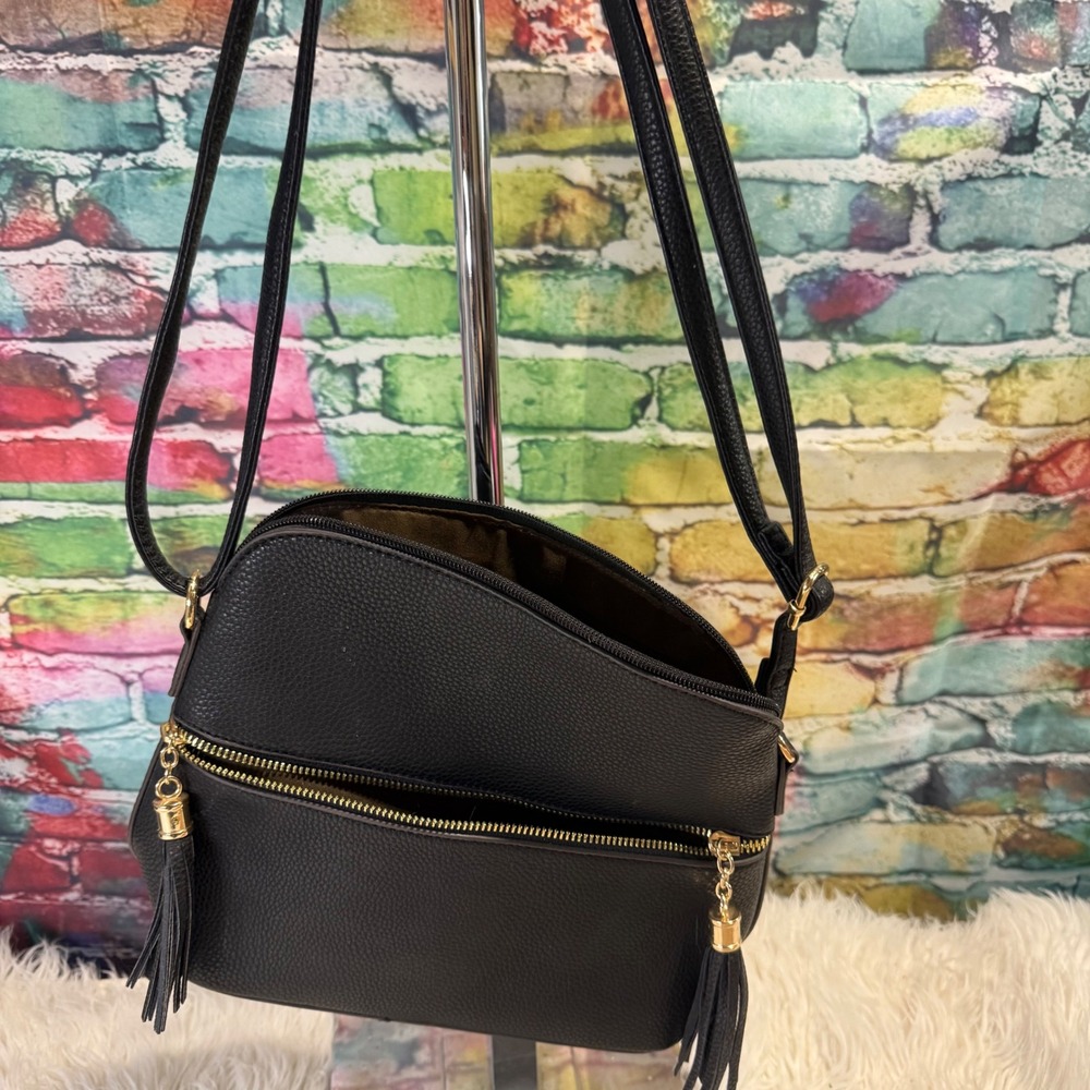 Black Pebbled Faux Leather Crossbody Bag Gold Tassel Zip Small Shoulder Purse